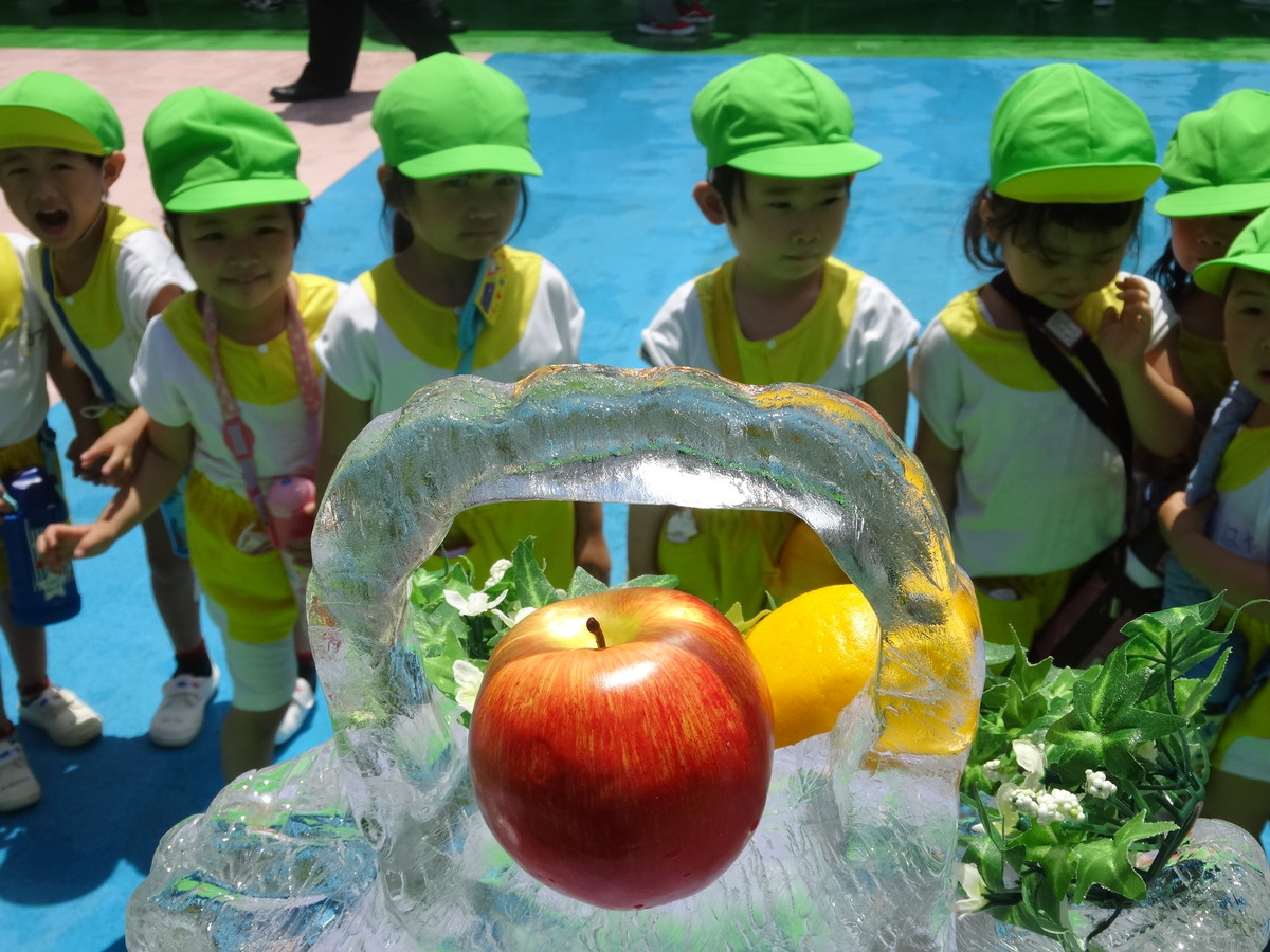 三重調理専門学校　氷細工の見学へ