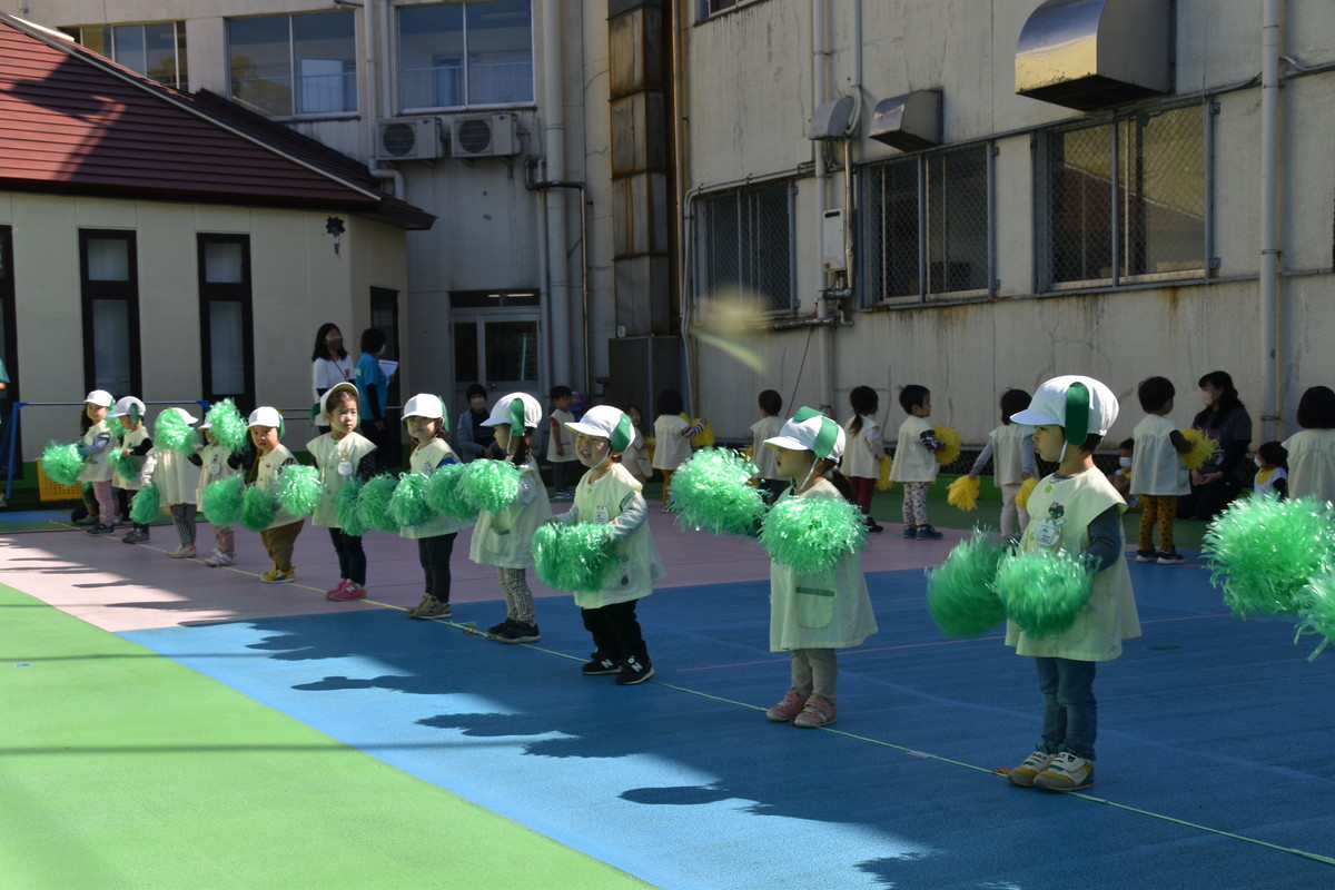 10月26日　2才児ちゅうりっぷ組　運動会ごっこ　～リハーサル～